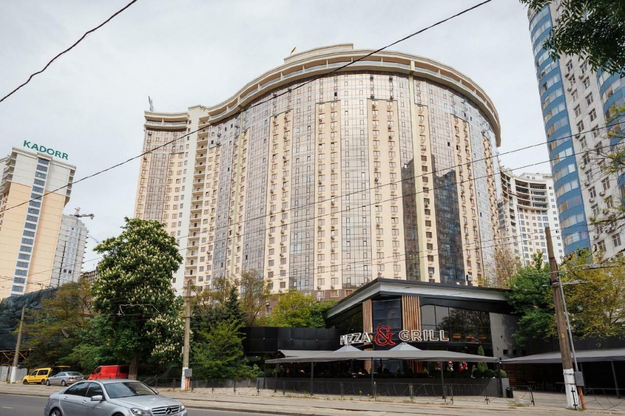 Grey Apartment Odesa Exterior foto